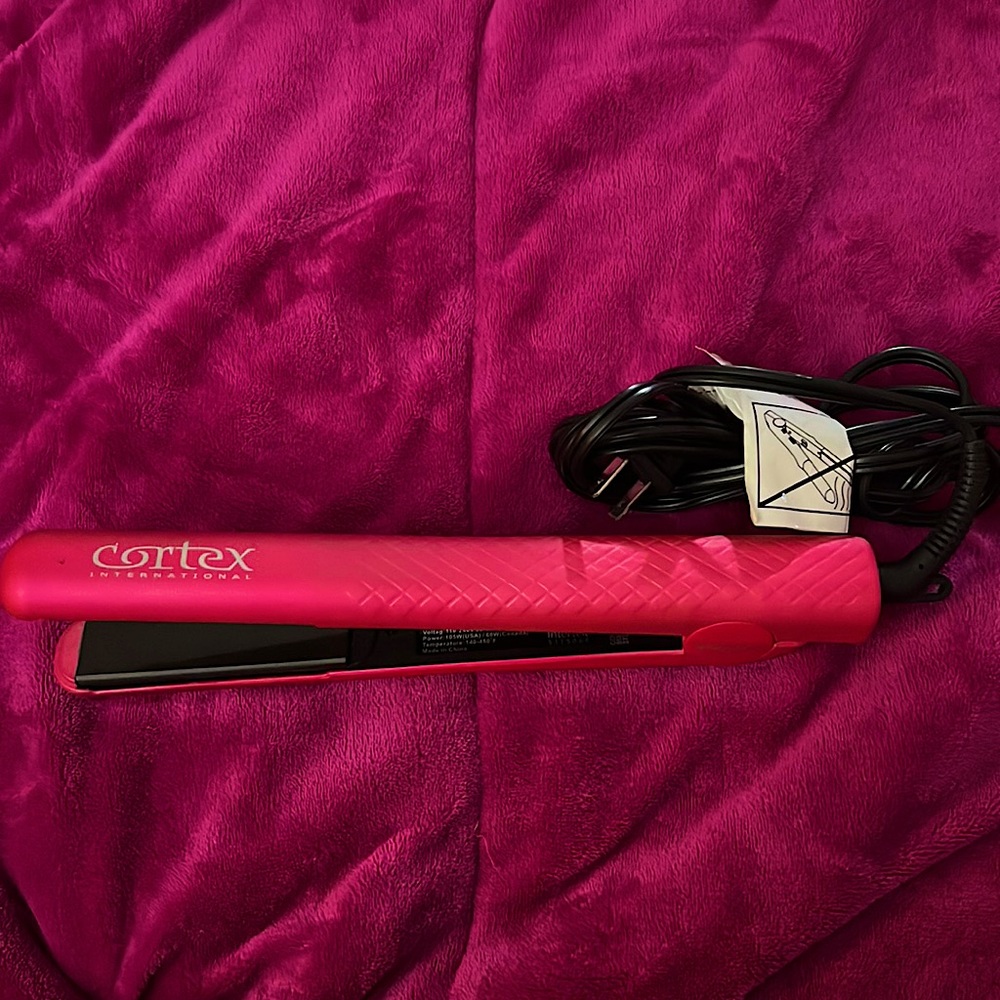 CORTEX Pink professional flat iron- temperature control up to 450 F